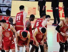 南宫28- 山东男篮今晚临场应变；志在欧联名次提升；底气十足；高层口径保持一致