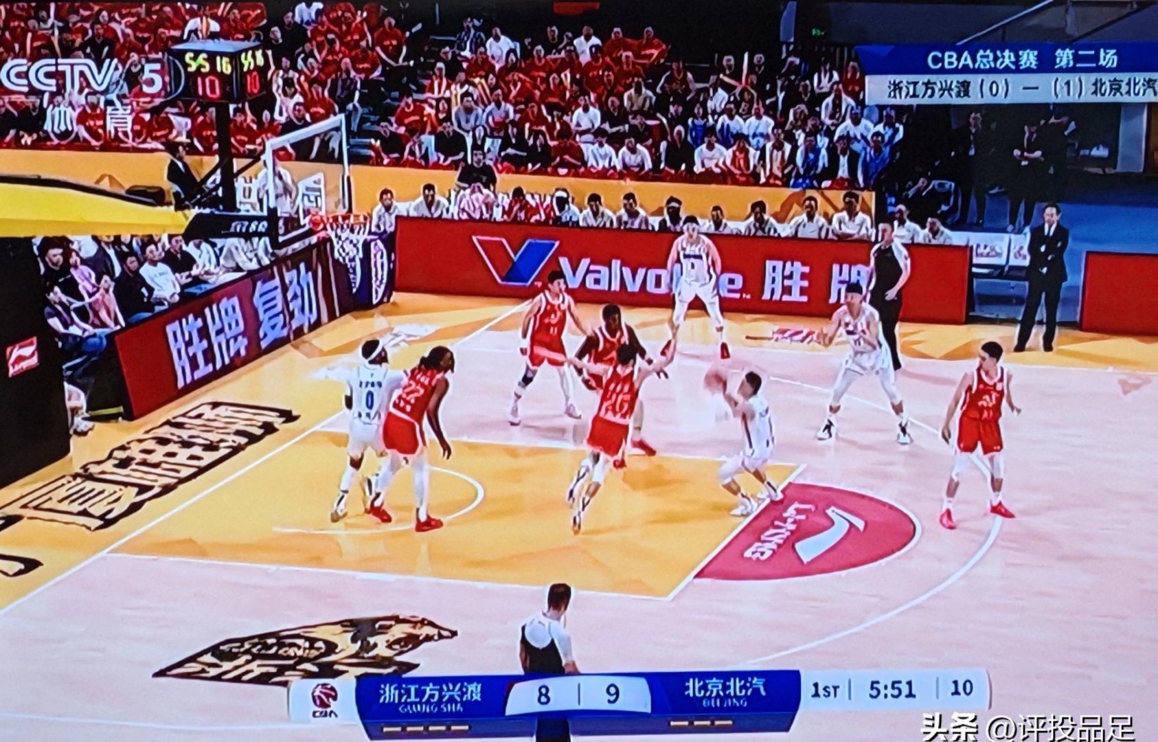 NG28-举重杯赛焦点战:东海麒麟队淘汰对手北城旋风队,外线火力全开。节奏掌控在手的简单介绍