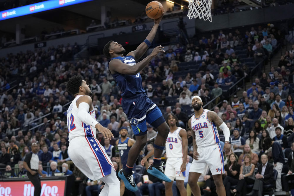 NG28-漓江朱雀队鏖战泰山战狼队，橄榄球友谊赛火力全开，转换速度占优。目标直指冠军的简单介绍