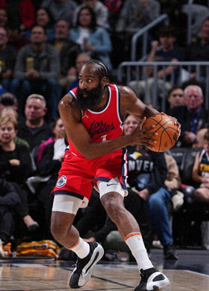 NG28- 今日菲尼克斯的太阳炙烤洛杉矶快船队 