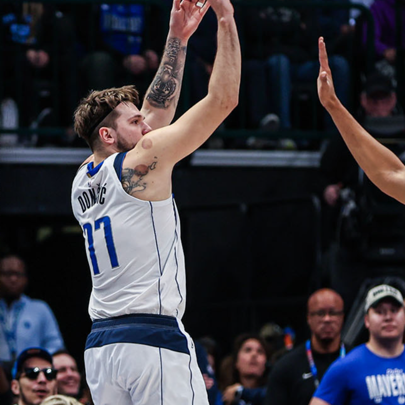 NG28-关于莱万多夫斯基在独行侠比赛中爆冷，大胜引发热议！的信息